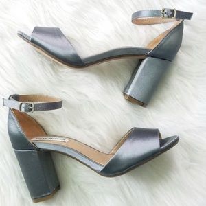 💞 Steve Madden Grey Satin Chunky Heels